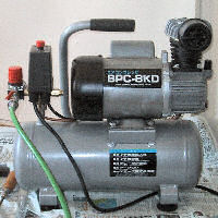 エアコンプレッサー