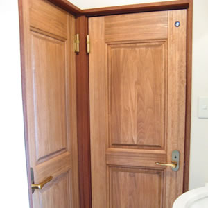 Ｉ邸トイレドア exsik006